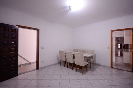 Sala  de casa para alugar com 2 quartos, 94m² em Vila Liviero, São Paulo