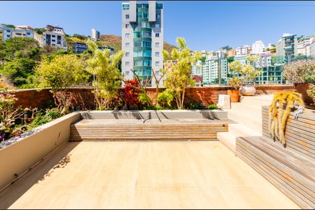 Apartamento à venda com 250m², 4 quartos e 4 vagasÁrea Externa