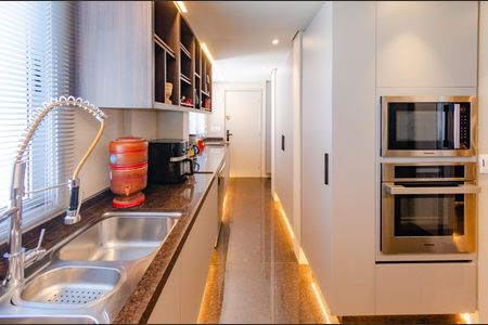 Apartamento à venda com 250m², 4 quartos e 4 vagasCozinha