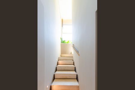 Apartamento à venda com 250m², 4 quartos e 4 vagasEscada