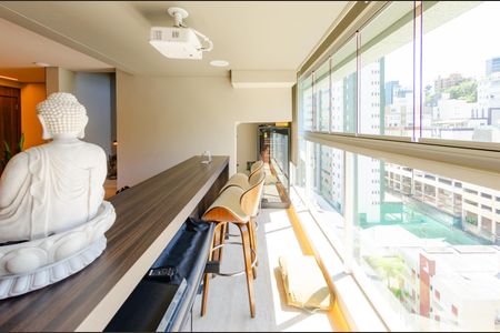 Apartamento à venda com 250m², 4 quartos e 4 vagasSala