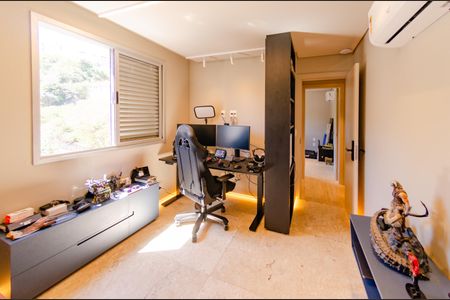 Apartamento à venda com 250m², 4 quartos e 4 vagasQuarto 2