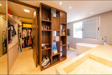 Apartamento à venda com 250m², 4 quartos e 4 vagasBanheiro da Suíte