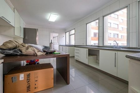 Apartamento para alugar com 285m², 4 quartos e 2 vagas Apartamento para alugar com 285m², 4 quartos e 2 vagasCozinha
