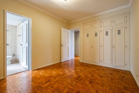 Apartamento para alugar com 285m², 4 quartos e 2 vagas Apartamento para alugar com 285m², 4 quartos e 2 vagasSuíte 3