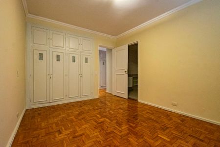 Apartamento para alugar com 285m², 4 quartos e 2 vagas Apartamento para alugar com 285m², 4 quartos e 2 vagasSuíte 2