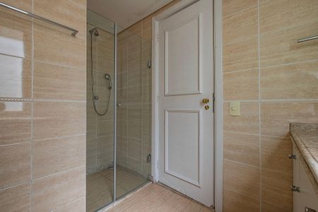 Apartamento para alugar com 285m², 4 quartos e 2 vagas Apartamento para alugar com 285m², 4 quartos e 2 vagasBanheiro da Suíte 3