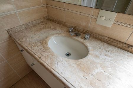 Apartamento para alugar com 285m², 4 quartos e 2 vagas Apartamento para alugar com 285m², 4 quartos e 2 vagasBanheiro da Suíte 3