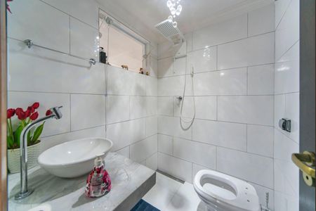 Casa à venda com 280m², 2 quartos e 2 vagasBanheiro 1