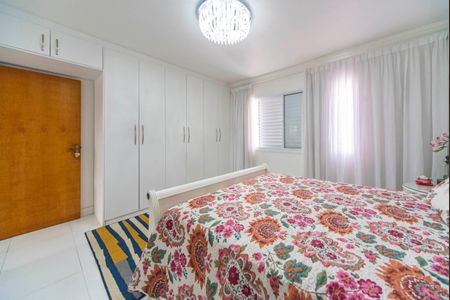 Casa à venda com 280m², 2 quartos e 2 vagasQuarto 2