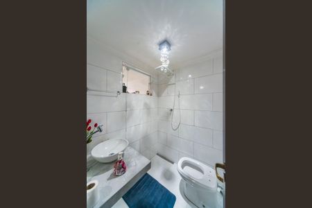 Casa à venda com 280m², 2 quartos e 2 vagasBanheiro 1