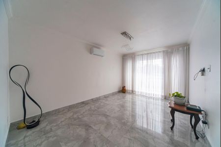 Casa à venda com 280m², 2 quartos e 2 vagasSala