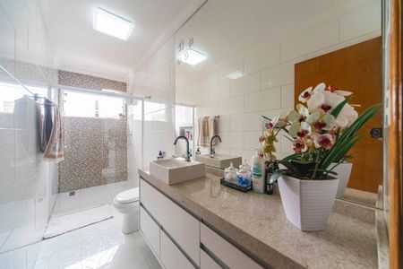 Casa à venda com 280m², 2 quartos e 2 vagasBanheiro 2