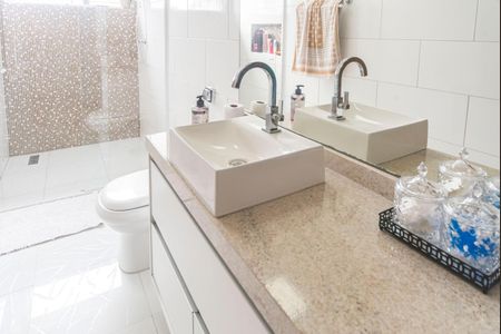 Casa à venda com 280m², 2 quartos e 2 vagasBanheiro 2