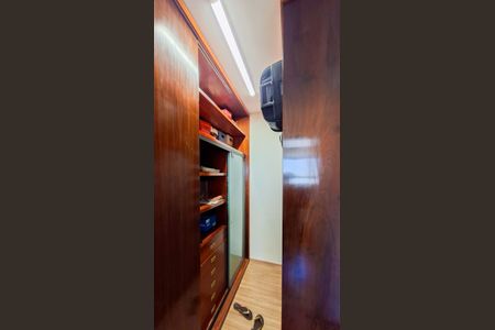 Closet Suíte 1 de apartamento à venda com 5 quartos, 420m² em Cidade Nova, Belo Horizonte