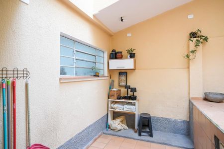 Casa à venda com 138m², 3 quartos e 1 vagaÁrea de serviço