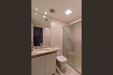 Apartamento à venda com 59m², 2 quartos e 2 vagasBanheiro da Suíte 2