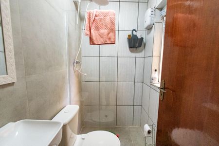 Casa à venda com 270m², 3 quartos e 4 vagasCasa 2 -Banheiro Social