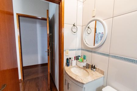 Casa à venda com 270m², 3 quartos e 4 vagasBanheiro da suíte 2