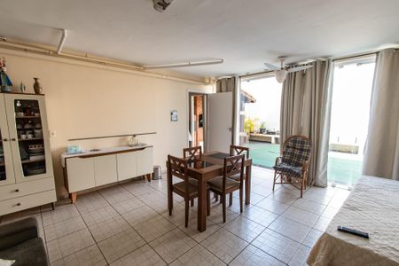 Casa à venda com 270m², 3 quartos e 4 vagasCasa 2 - sala