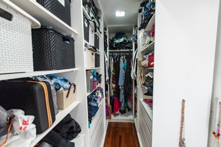 Casa à venda com 270m², 3 quartos e 4 vagasCloset da suíte 3