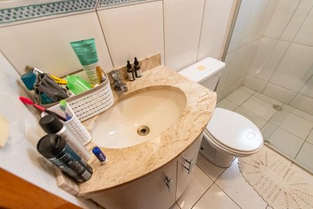 Casa à venda com 270m², 3 quartos e 4 vagasBanheiro da suíte 2