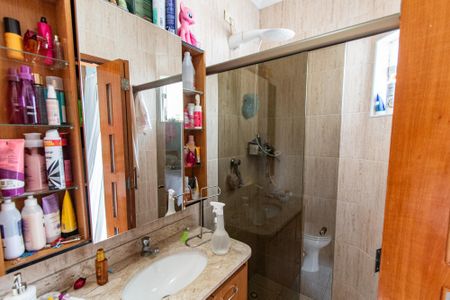 Casa à venda com 270m², 3 quartos e 4 vagasBanheiro da suíte 1