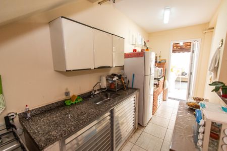 Casa à venda com 270m², 3 quartos e 4 vagasCasa 2 - cozinha