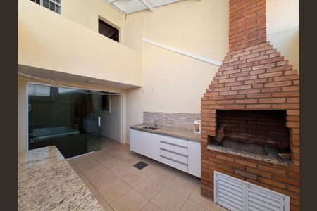 Casa à venda com 100m², 2 quartos e 1 vagaQuintal
