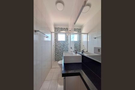 Casa à venda com 100m², 2 quartos e 1 vagaBanheiro da Suíte 2