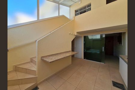 Casa à venda com 100m², 2 quartos e 1 vagaQuintal