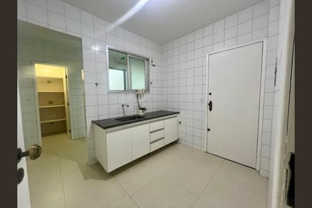 Cozinha de apartamento à venda com 2 quartos, 65m² em Sagrada Família, Belo Horizonte