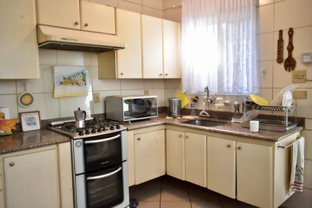 Casa à venda com 150m², 3 quartos e 4 vagas Casa à venda com 150m², 3 quartos e 4 vagasCozinha