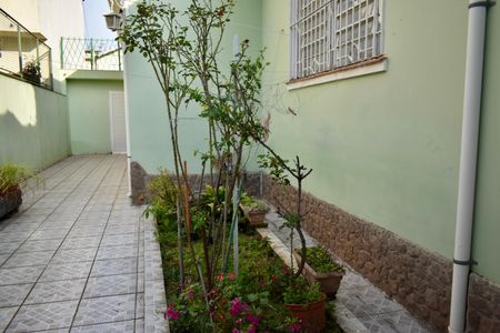 Casa à venda com 150m², 3 quartos e 4 vagas Casa à venda com 150m², 3 quartos e 4 vagasQuintal