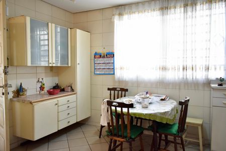 Casa à venda com 150m², 3 quartos e 4 vagas Casa à venda com 150m², 3 quartos e 4 vagasCozinha