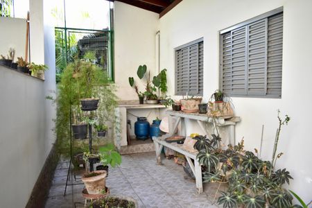 Casa à venda com 150m², 3 quartos e 4 vagas Casa à venda com 150m², 3 quartos e 4 vagasJardim