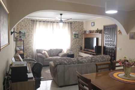 Sala de casa à venda com 3 quartos, 220m² em Jardim Scyntila, Guarulhos