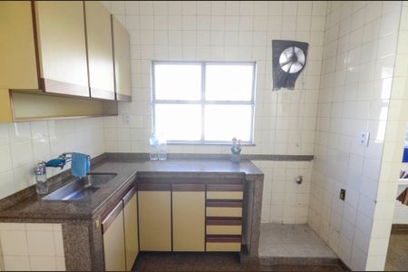 Apartamento à venda com 100m², 3 quartos e 2 vagasCozinha