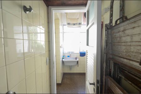 Apartamento à venda com 100m², 3 quartos e 2 vagasBanheiro de Serviço