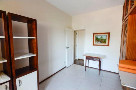 Apartamento à venda com 100m², 3 quartos e 2 vagasQuarto 2