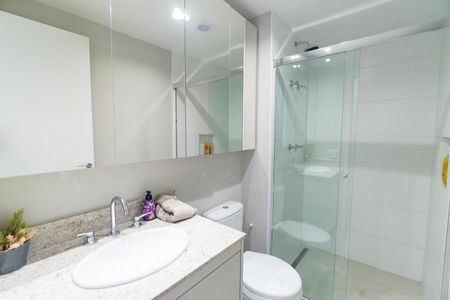 Apartamento à venda com 90m², 3 quartos e 1 vaga Apartamento à venda com 90m², 3 quartos e 1 vagaBanheiro Social