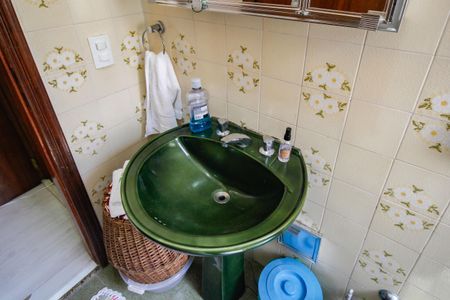 Casa para alugar com 255m², 3 quartos e 2 vagasBanheiro Social