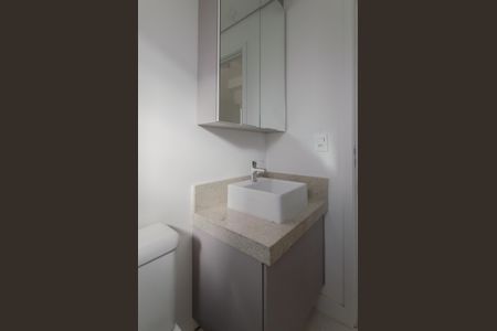 Apartamento à venda com 81m², 2 quartos e 2 vagasBanheiro da Suíte