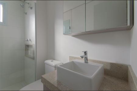 Apartamento à venda com 81m², 2 quartos e 2 vagasBanheiro da Suíte