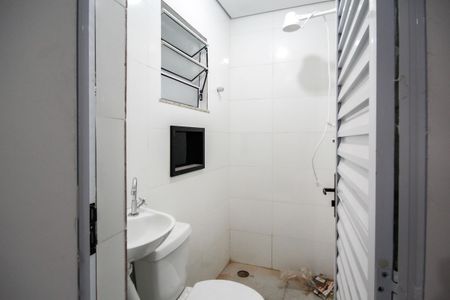 Banheiro de kitnet/studio para alugar com 1 quarto, 22m² em Jardim Paulistano (zona Norte), São Paulo
