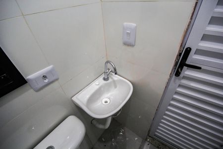 Banheiro Social de kitnet/studio para alugar com 1 quarto, 22m² em Jardim Paulistano (zona Norte), São Paulo