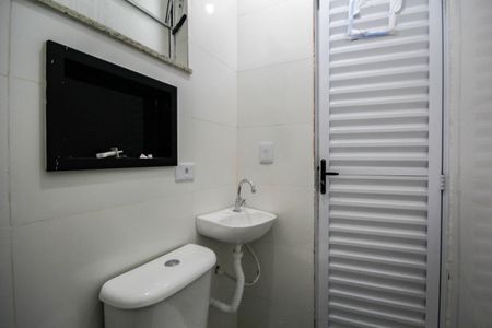 Banheiro Social de kitnet/studio para alugar com 1 quarto, 22m² em Jardim Paulistano (zona Norte), São Paulo