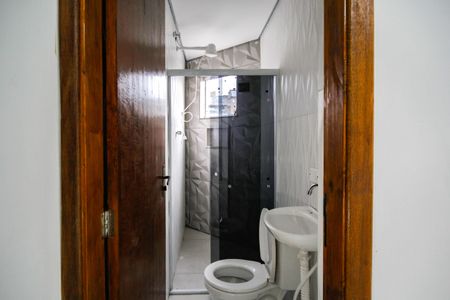 Banheiro de kitnet/studio para alugar com 1 quarto, 55m² em Jardim Paulistano (zona Norte), São Paulo