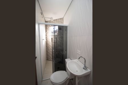 Banheiro de casa para alugar com 1 quarto, 45m² em Jardim Paulistano (zona Norte), São Paulo