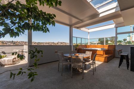 Apartamento à venda com 188m², 3 quartos e 2 vagasCobertura